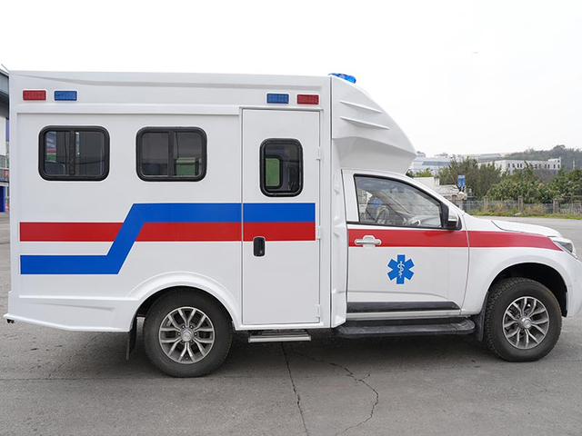 Ambul&acirc;ncia de monitoramento de coleta 4x4